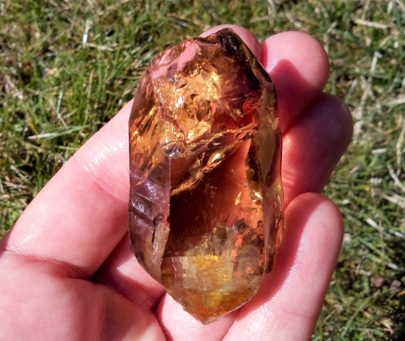 Citrín - krystal, drahokam, polodrahokam, minerál, kámen