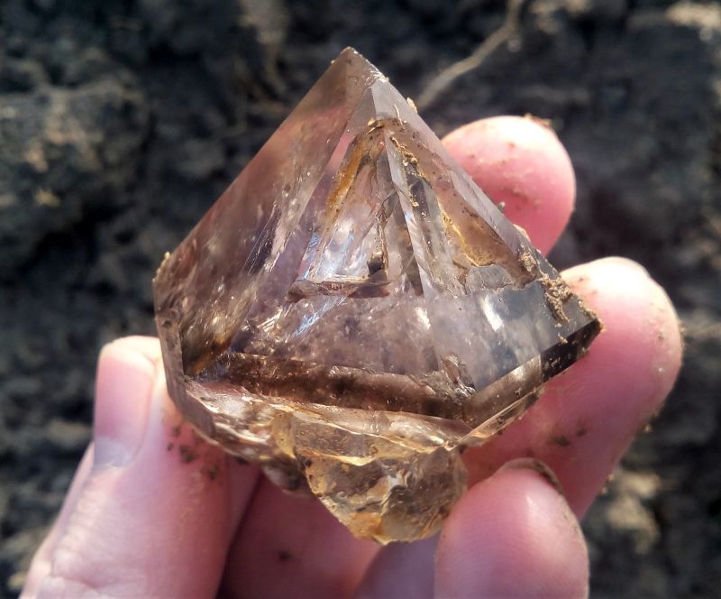 Pravá přírodní záhněda - surový kámen, krystal, minerál